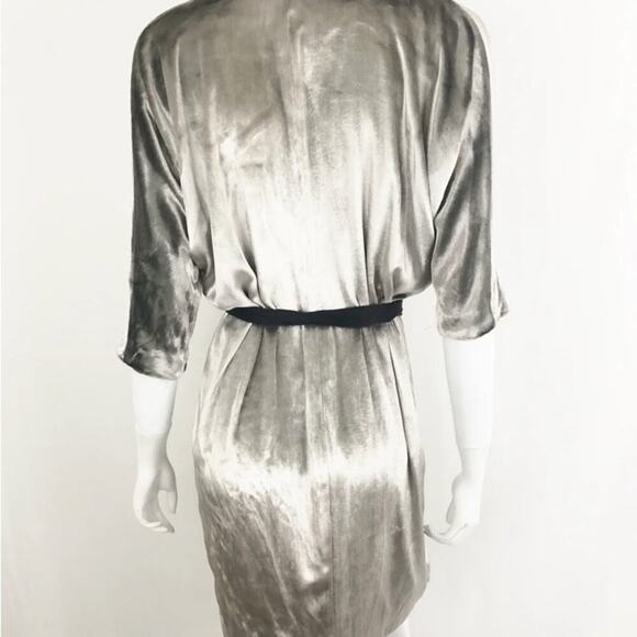 Diane von Furstenberg Velvet Wrap Dress Size 12 - Picture 2 of 9